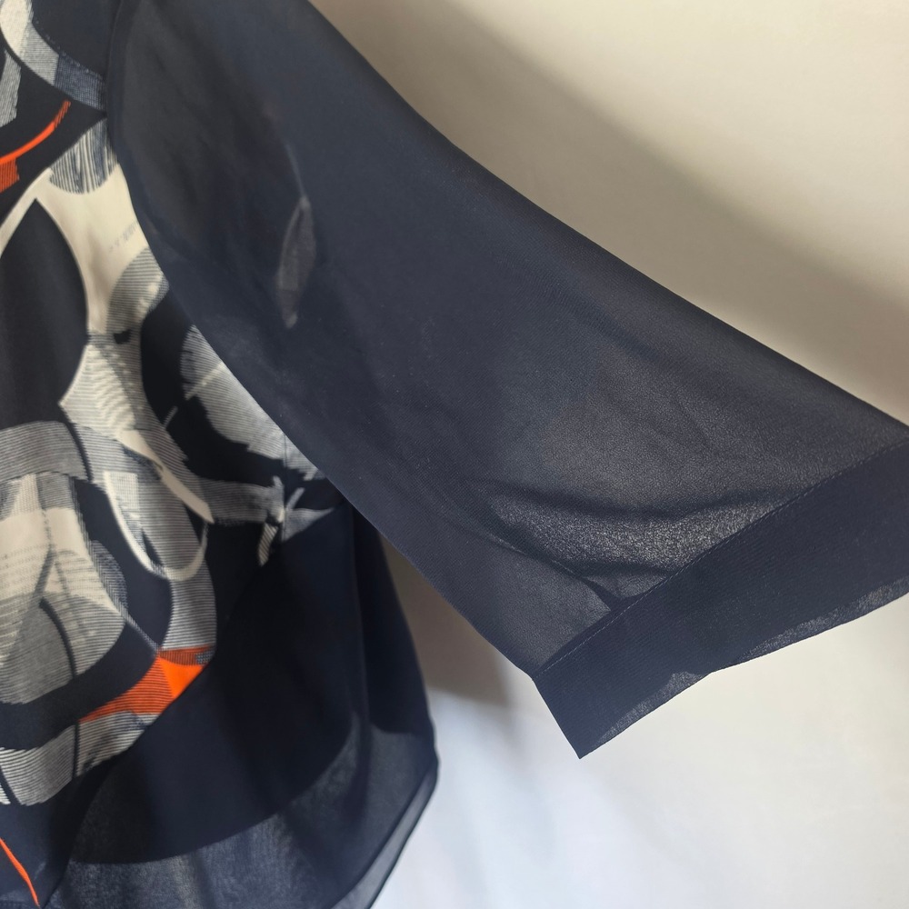 Chicos Navy Abstract Print Asymmetric Zip Blouse Sheer Sleeve size 2 - Picture 5 of 16